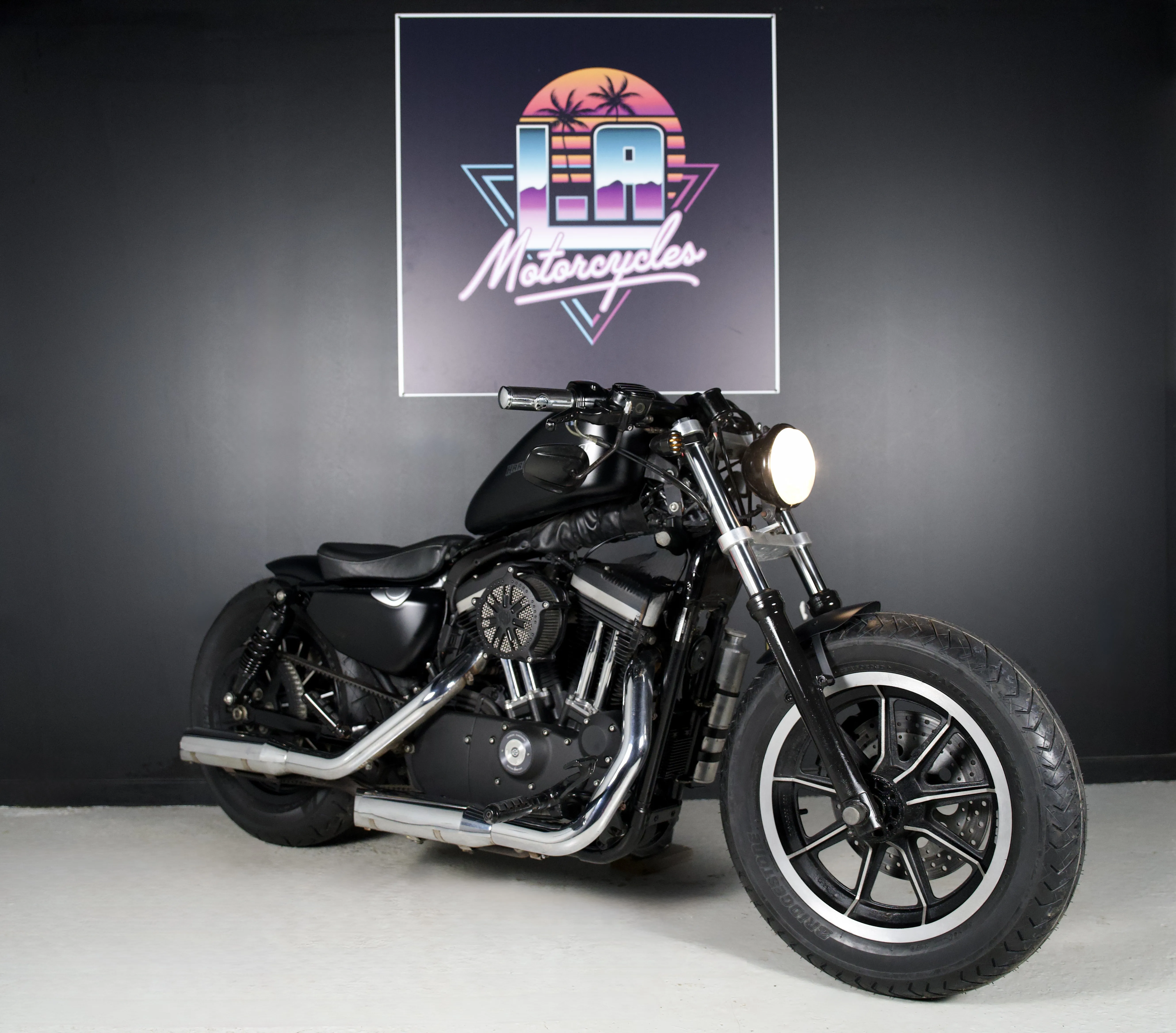 Vue latérale complète Iron 883